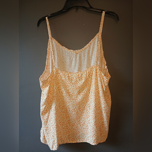 OLD NAVY WOMEN'S XL YELLOW FLORAL TANK TOP 💛 - Picture 3 of 4